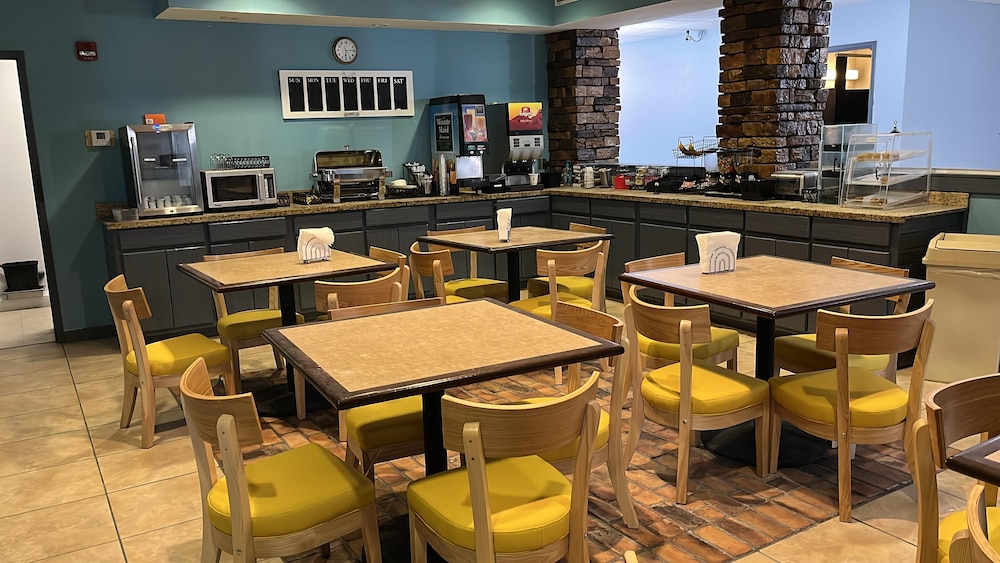 Days Inn by Wyndham Coffeyville 47/63