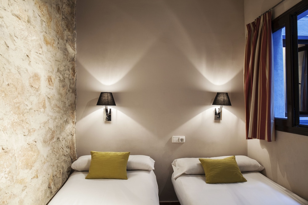 AinB Las Ramblas Guardia Apartments 14/60