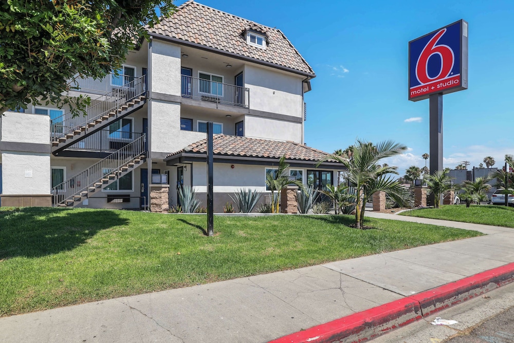 Studio6 Suites Escondido, CA 19/25