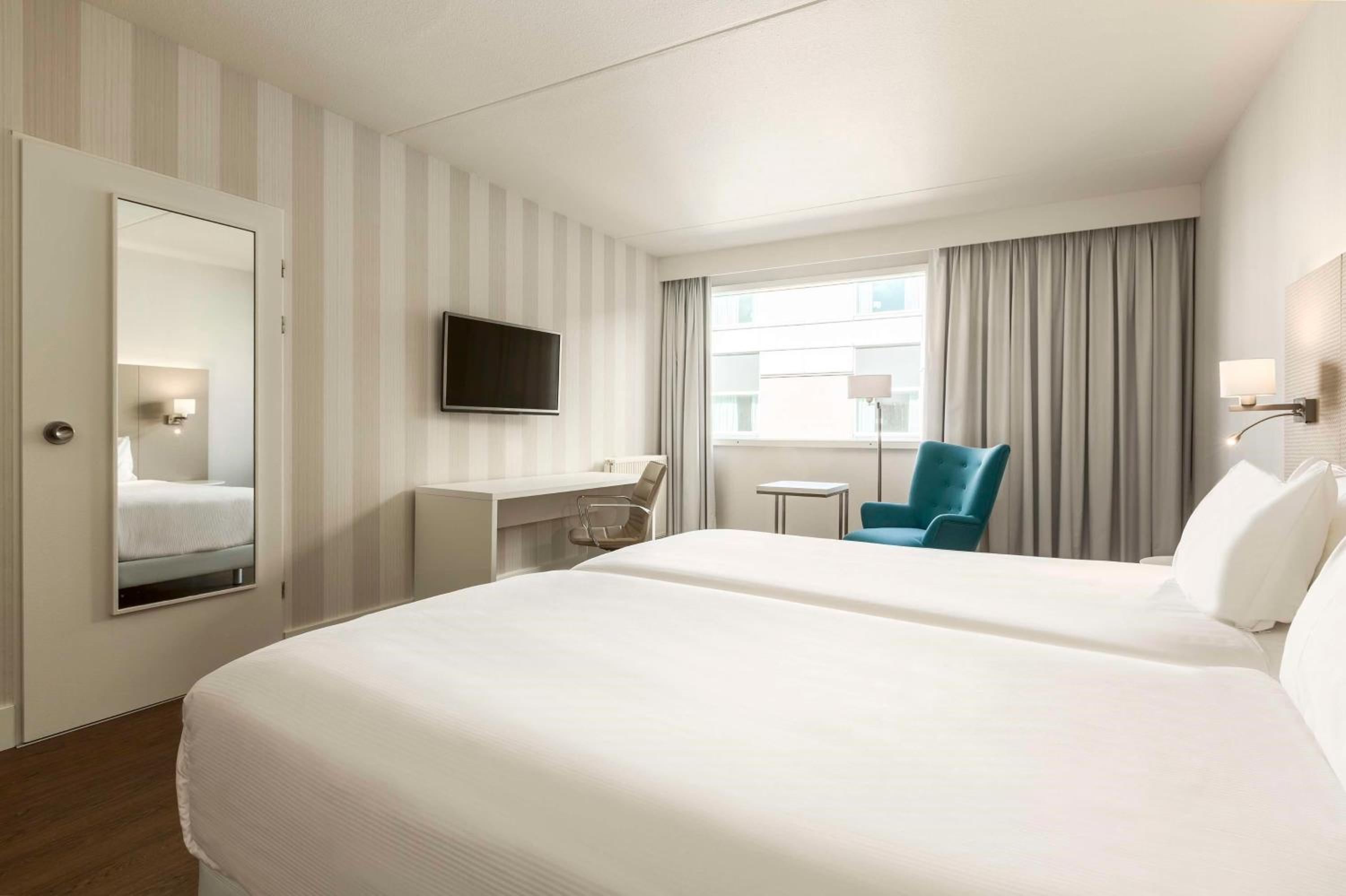 Room at NH SCHIPHOL AIRPORT, AMSTERDAM