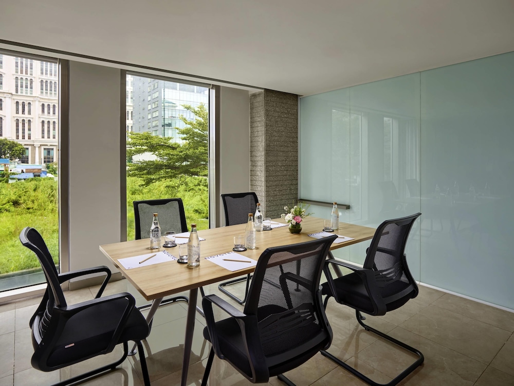 Novotel Living Saigon South 58/62