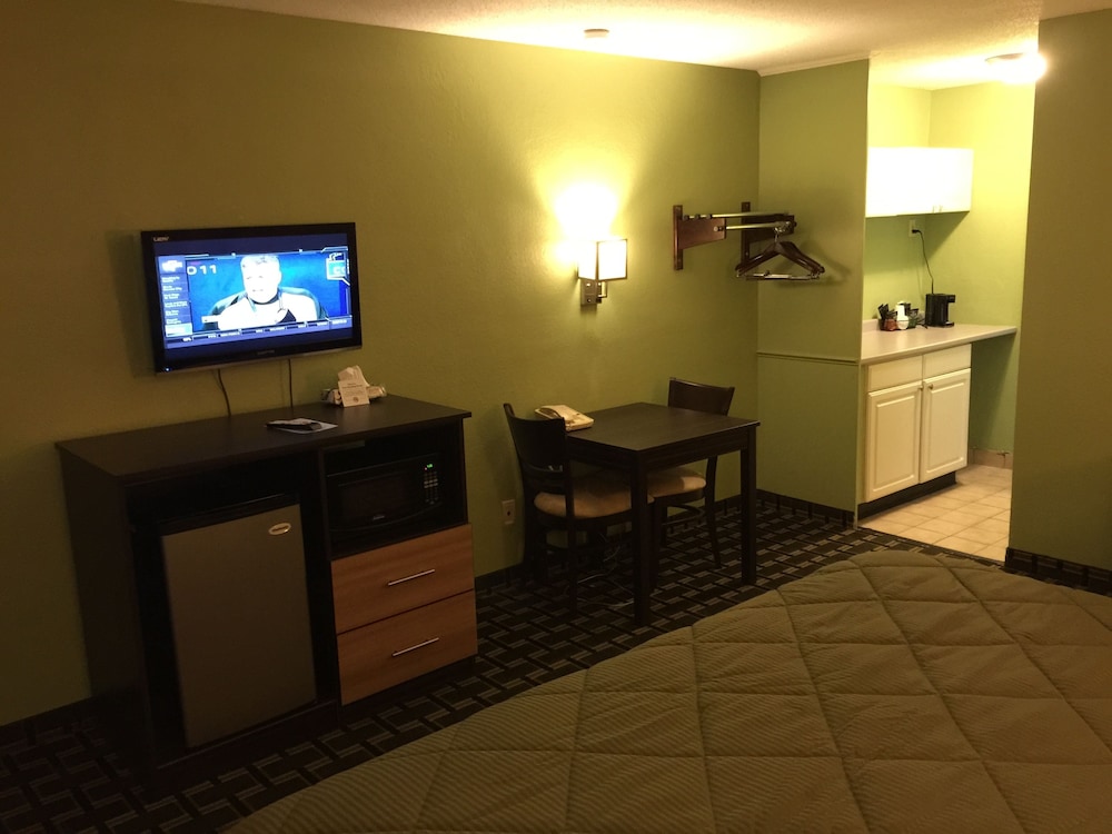 University Manor Inn 9/19