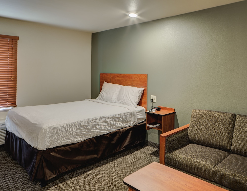 WoodSpring Suites Columbus NE I-270 Airport 14/38