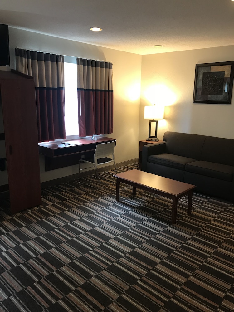 Microtel Inn & Suites by Wyndham Urbandale/Des Moines 35/47
