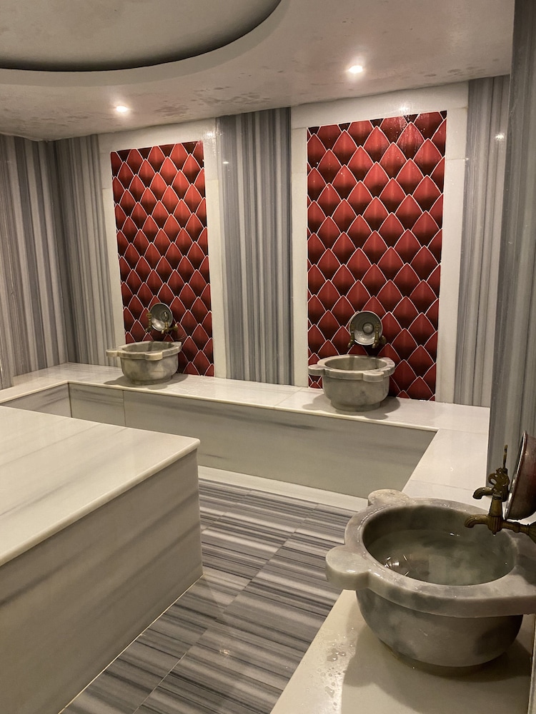 Zest Exclusive Hotel 24/50