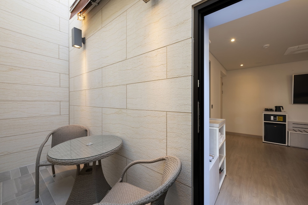 Yeonsan Hound Hotel 49/50