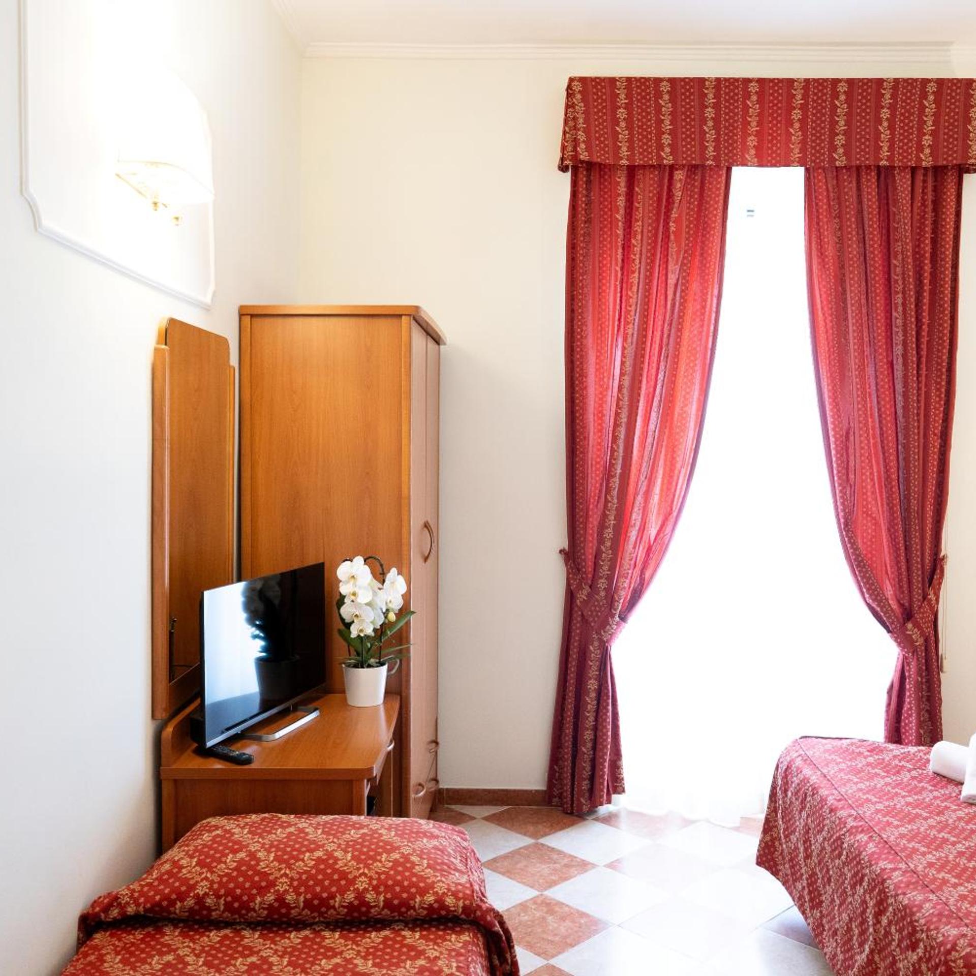 Room, Triple