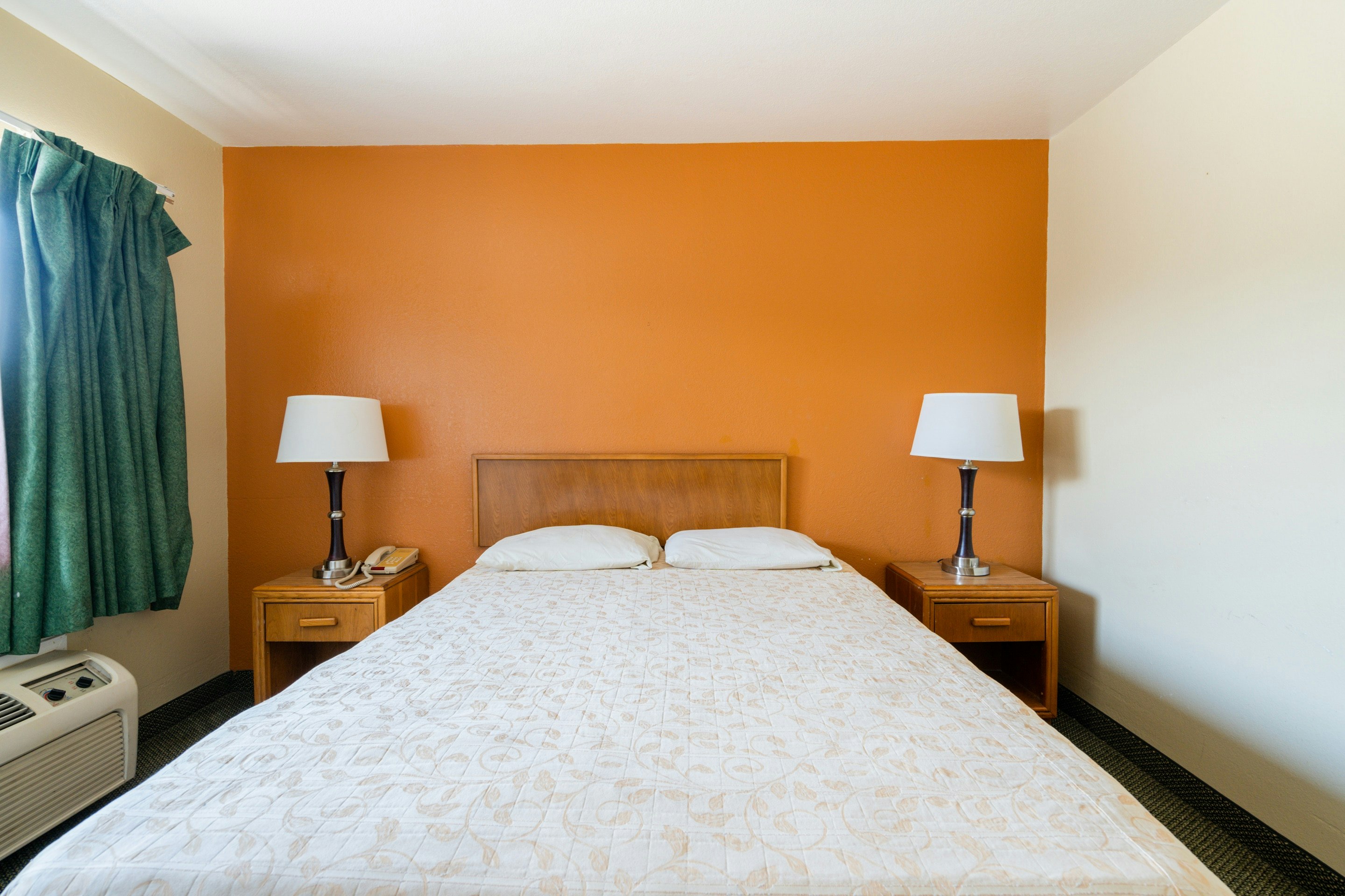 PREMIUM, QUEEN BED, SMOKING