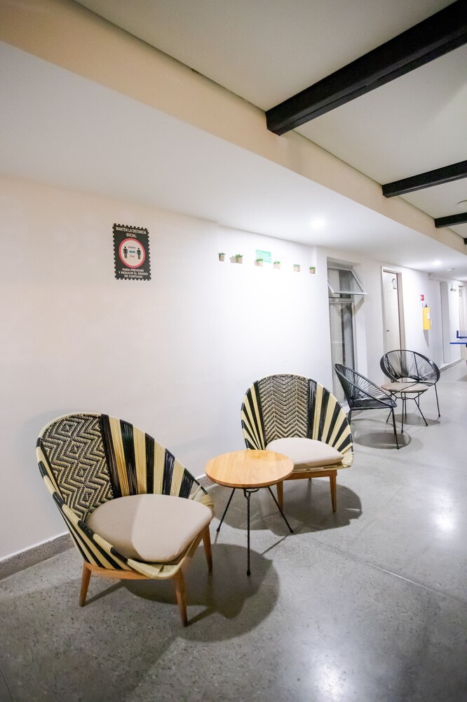 Medellin Vibes Hostel 50/70