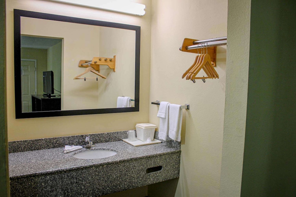 Motel6 Knoxville, TN - East 49/50