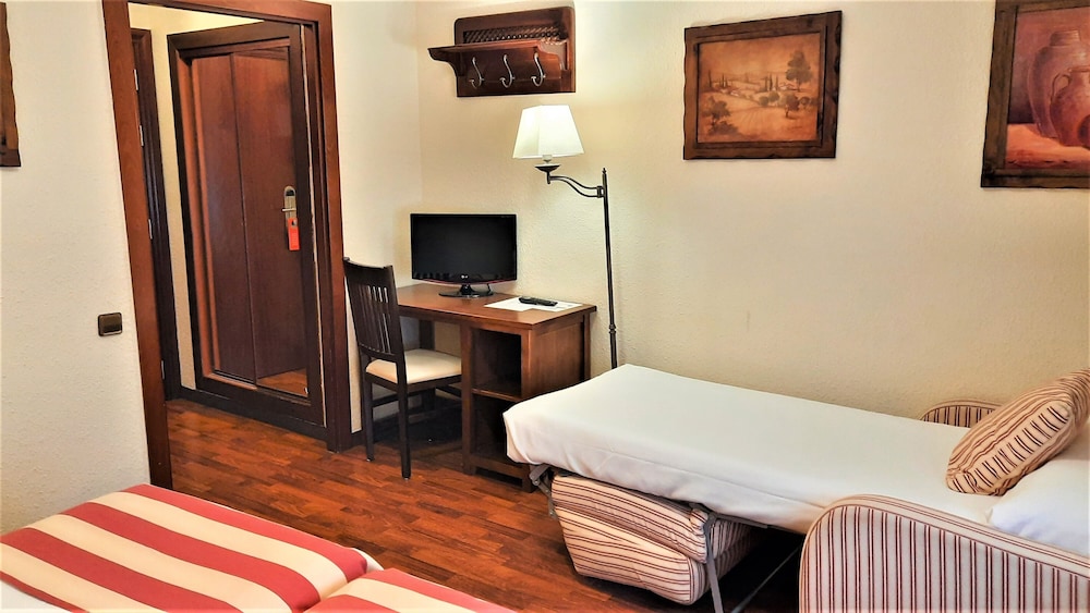 Hotel Urogallo (ex Husa) 11/46
