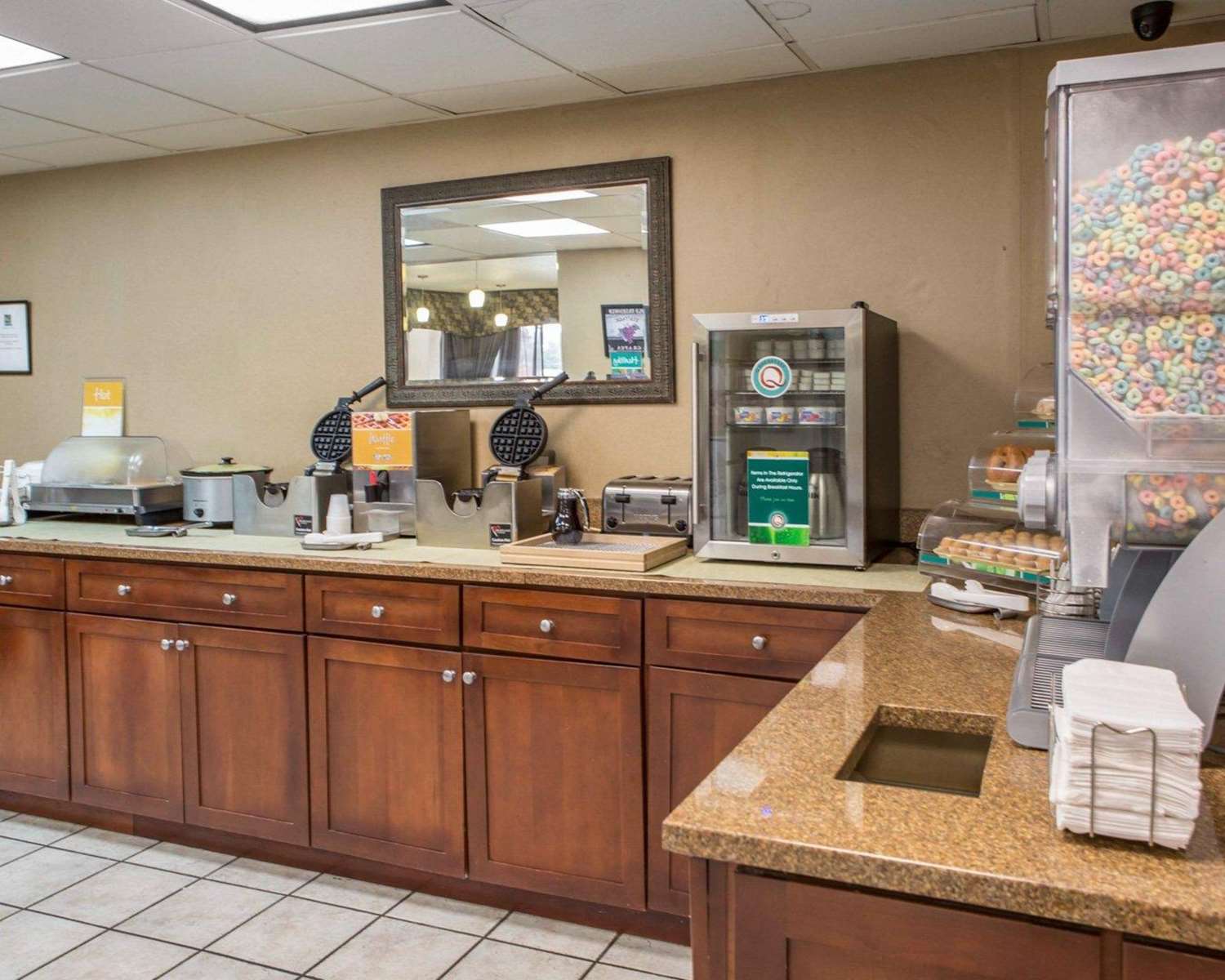 Quality Inn Merchants Drive 30/42