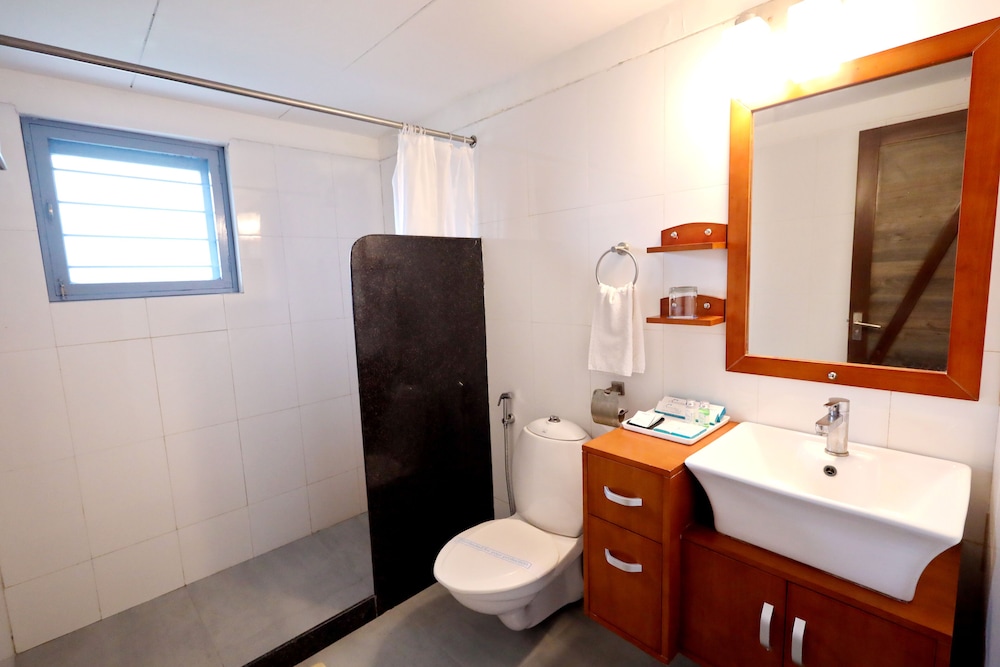 Humming Bird Resort 50/50