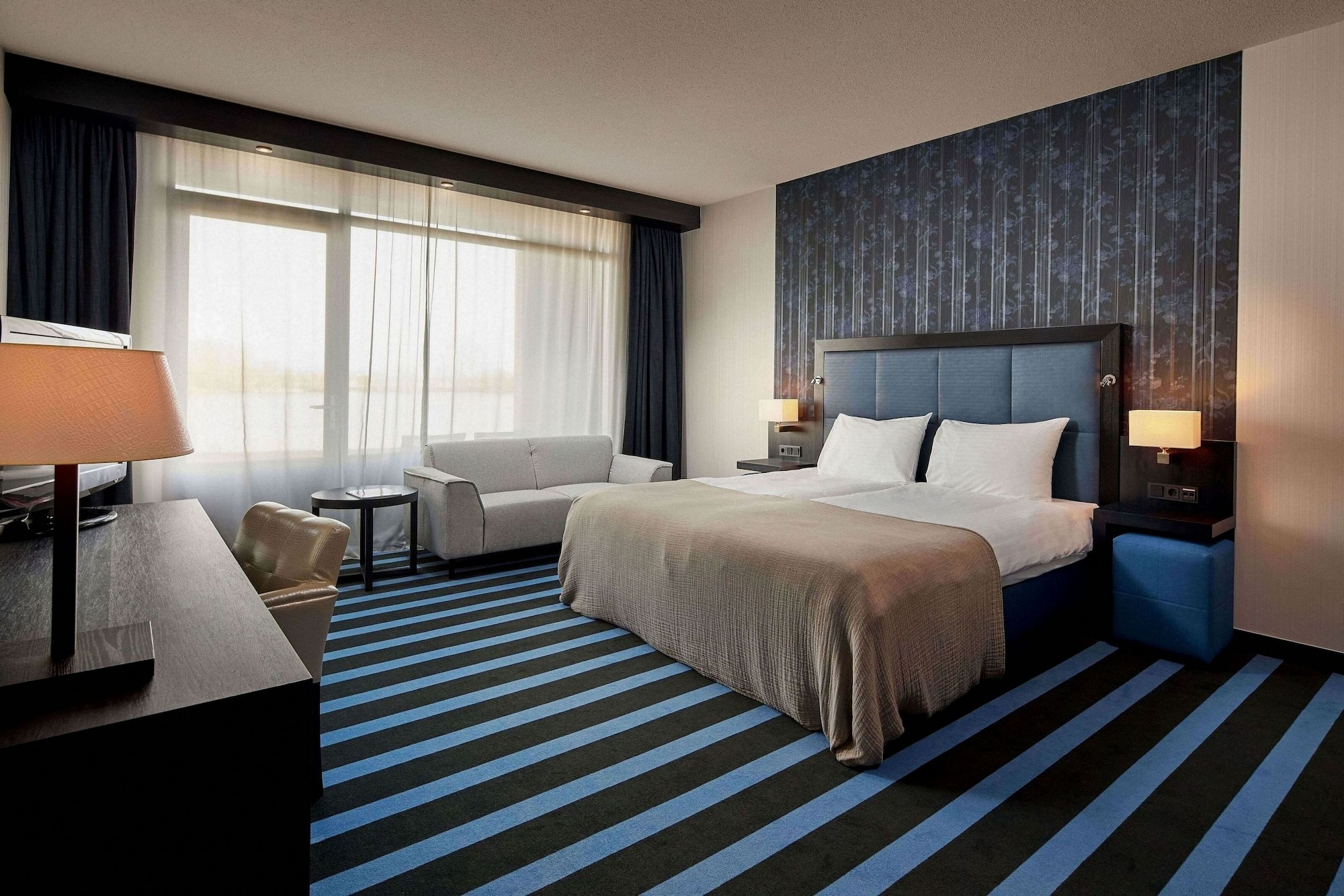 غرفة كومفورت بسريرين منفصلين بإطلالة على القناة، Van Der Valk Hotel Sneek 4/7