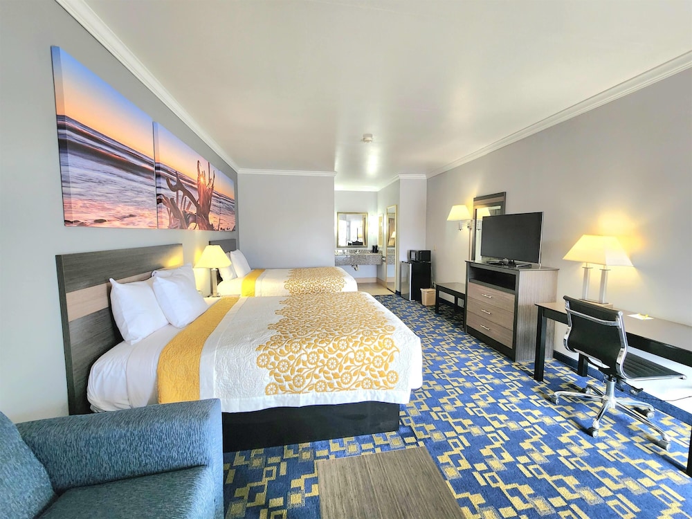 غرفة قياسية بسريرين كوين، Days Inn By Wyndham Robstown 2/10