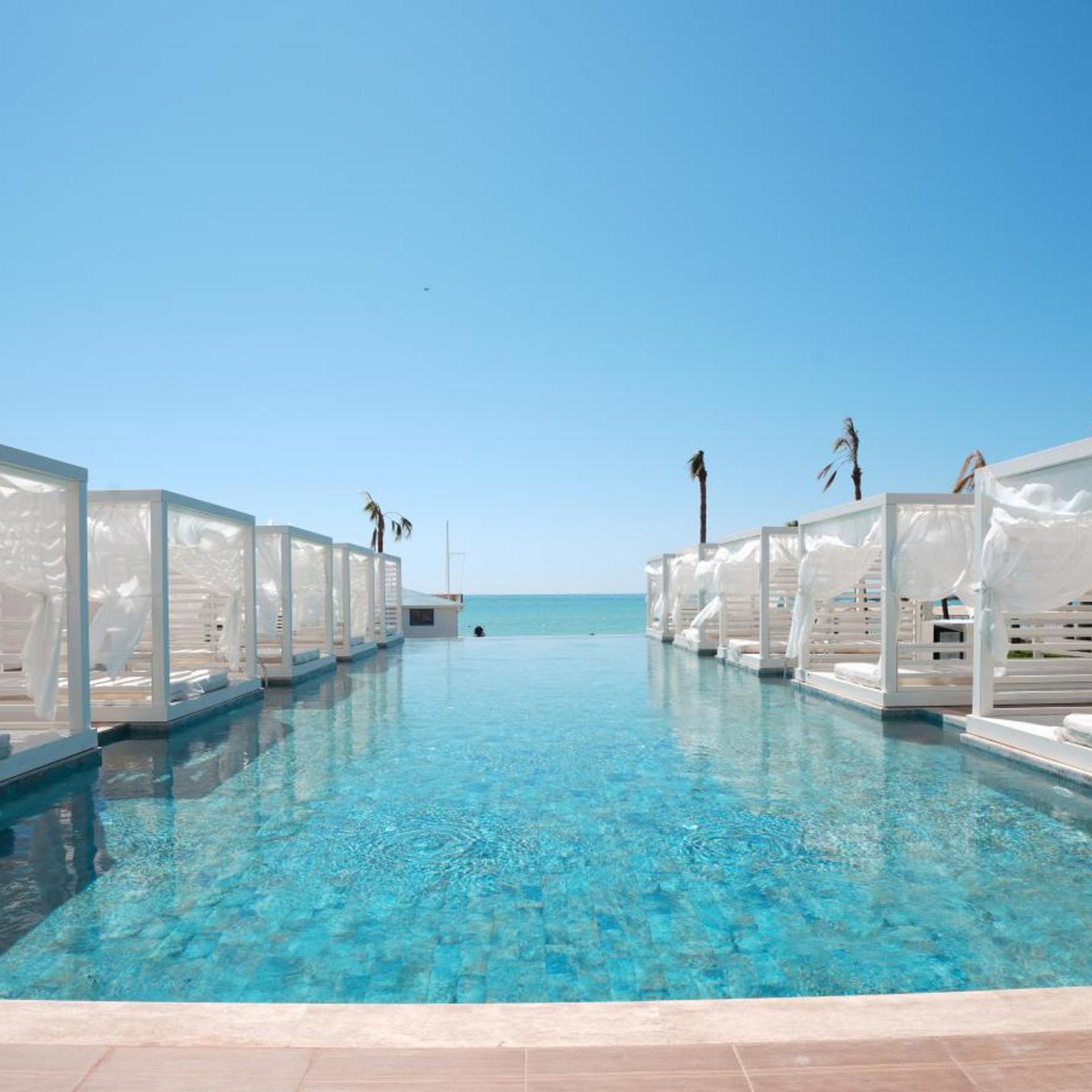 Meridia Beach Hotel 47/51