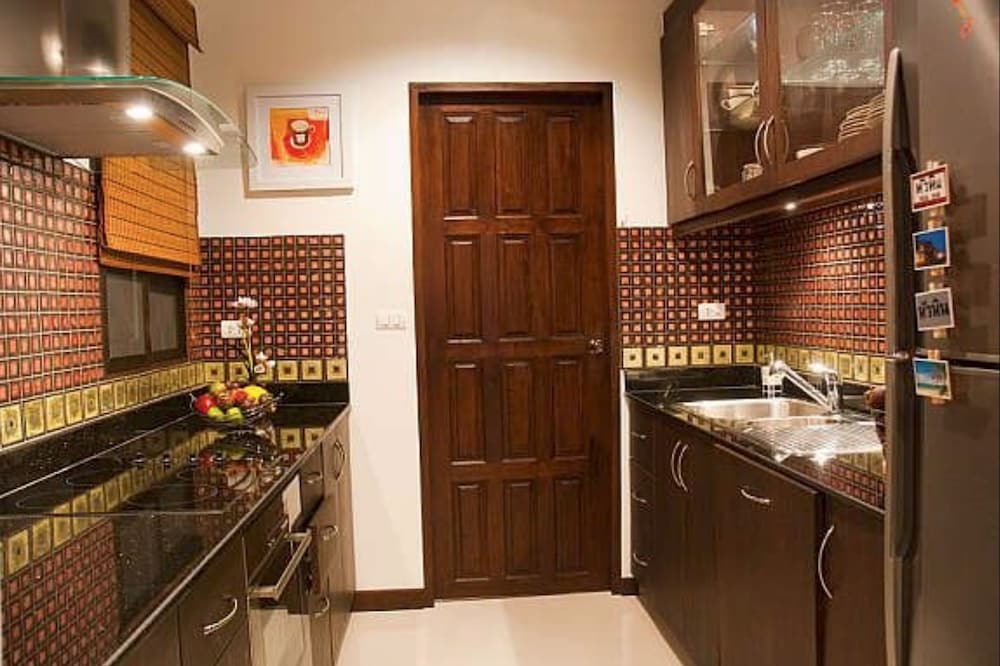 4 Bedroom Private Bali Style Villa Hh1 44/45
