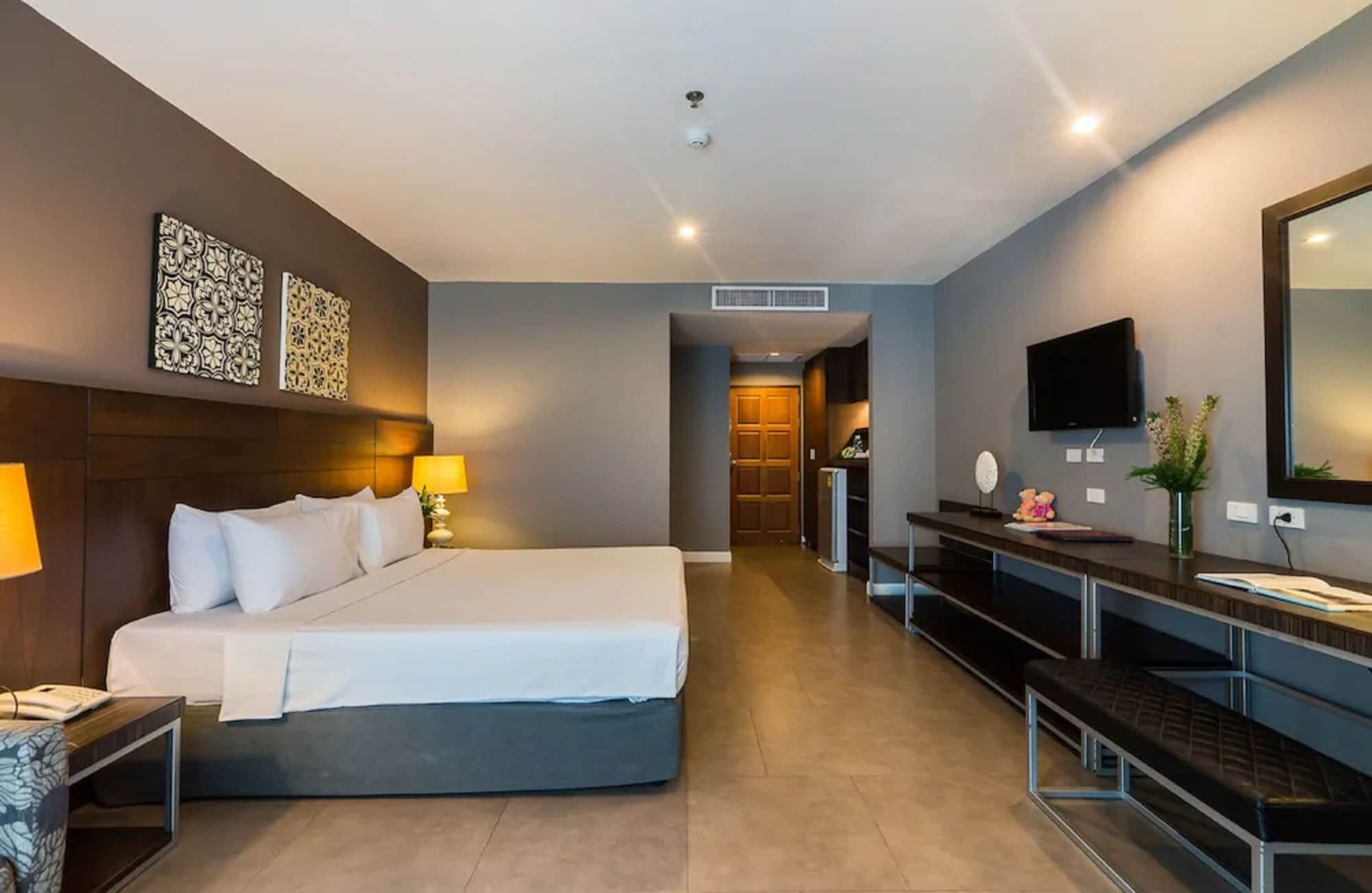 ME ROOM