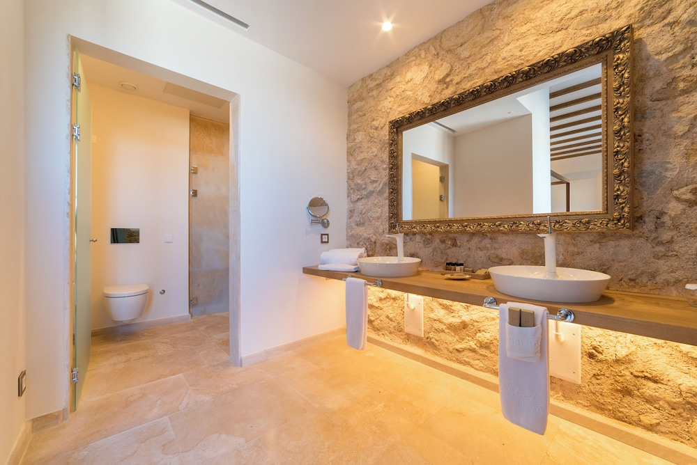 Hotel Creu de Tau Art and Spa - Adults Only 108/111