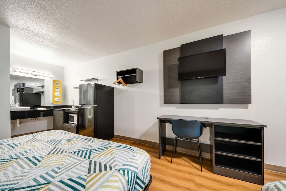STANDARD, KING BED, KITCHENETTE, SMOKING