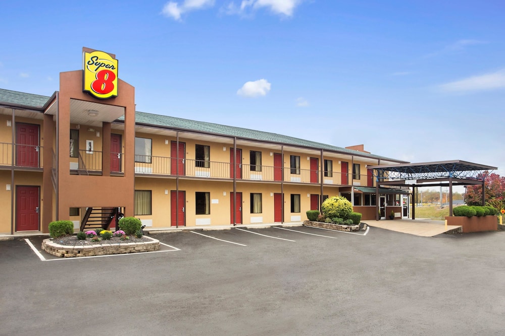 Super 8 By Wyndham Jackson photo2