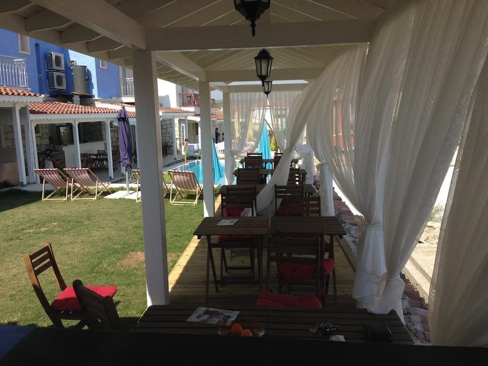 Alacati Alaris Otel 33/39