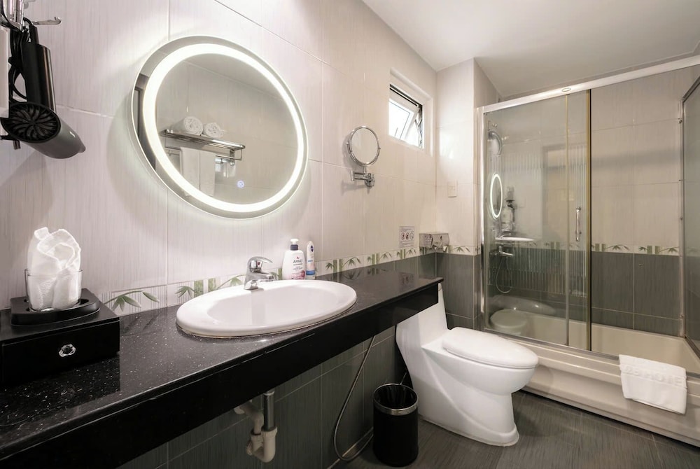 A25 Hotel - 12 Pho Hue 64/64