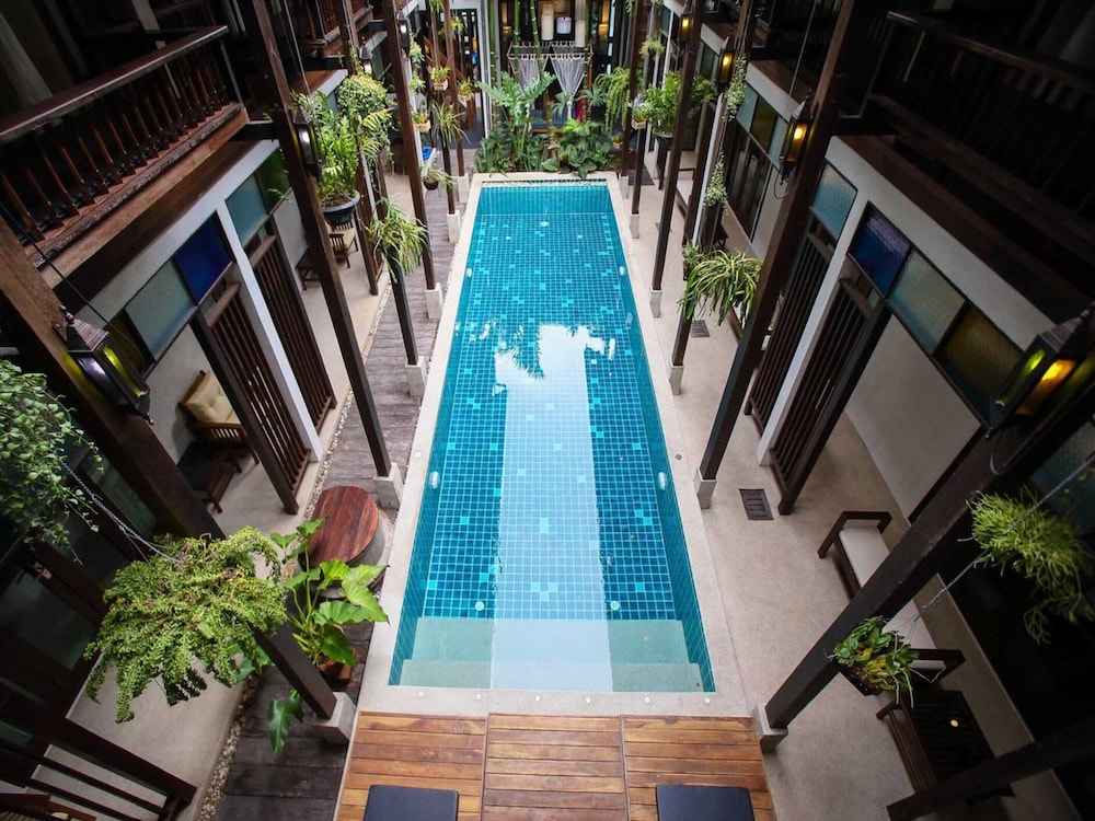 Ban Chang Tong Hotel 58/62