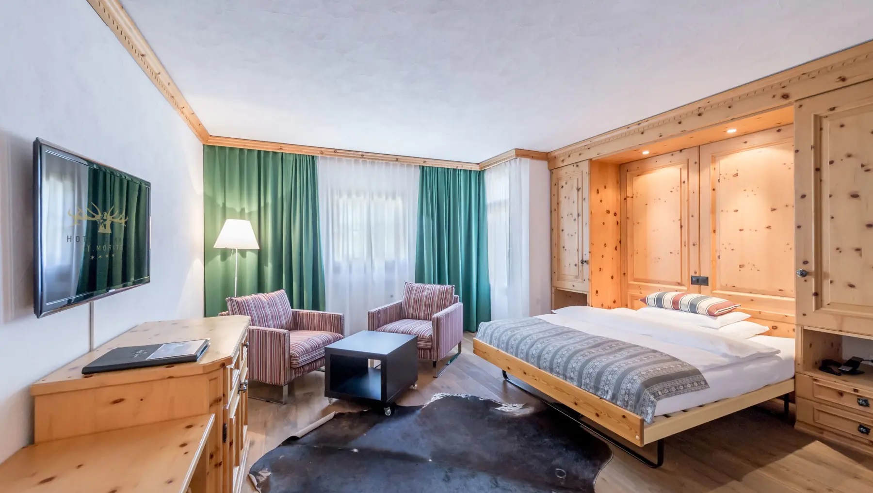 غرفة قياسية بسرير مزدوج، Hotel Cervus 2/2