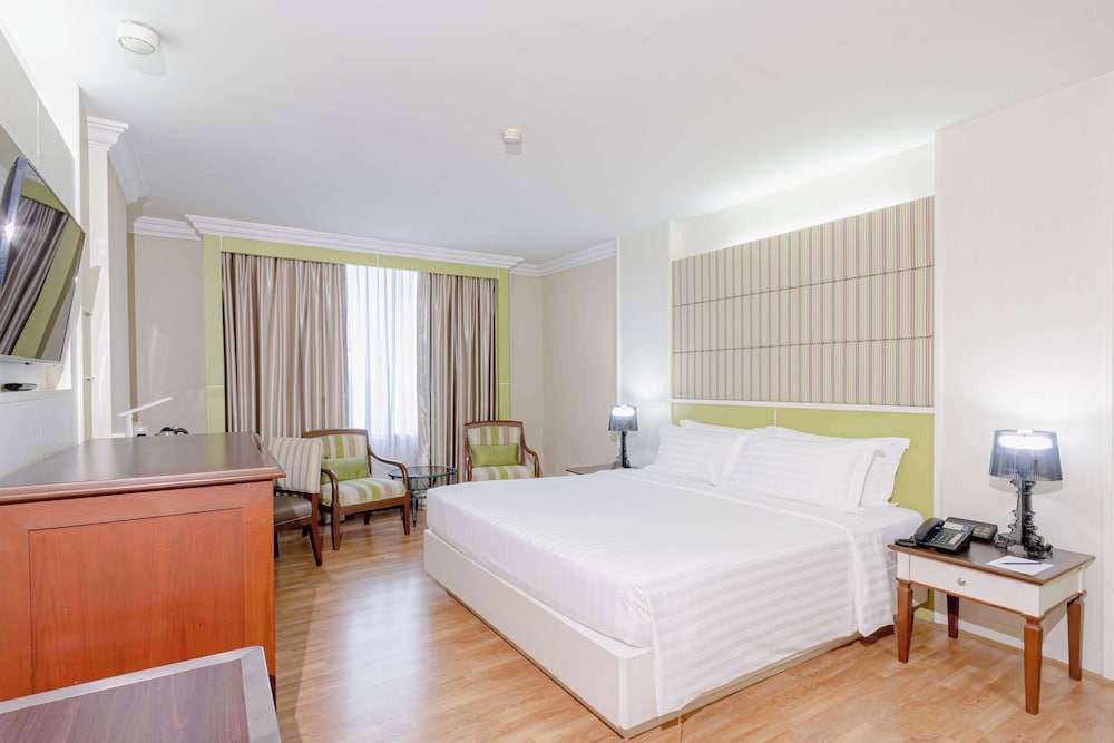 Golden Tulip Sovereign Hotel 18/50