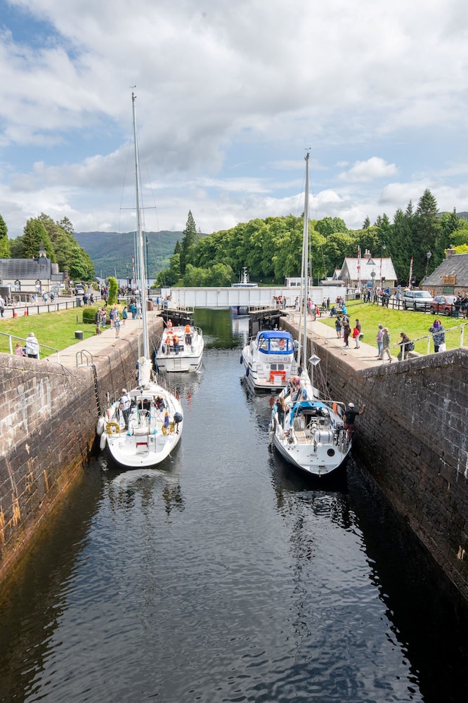 Loch Ness Gate House 30/39