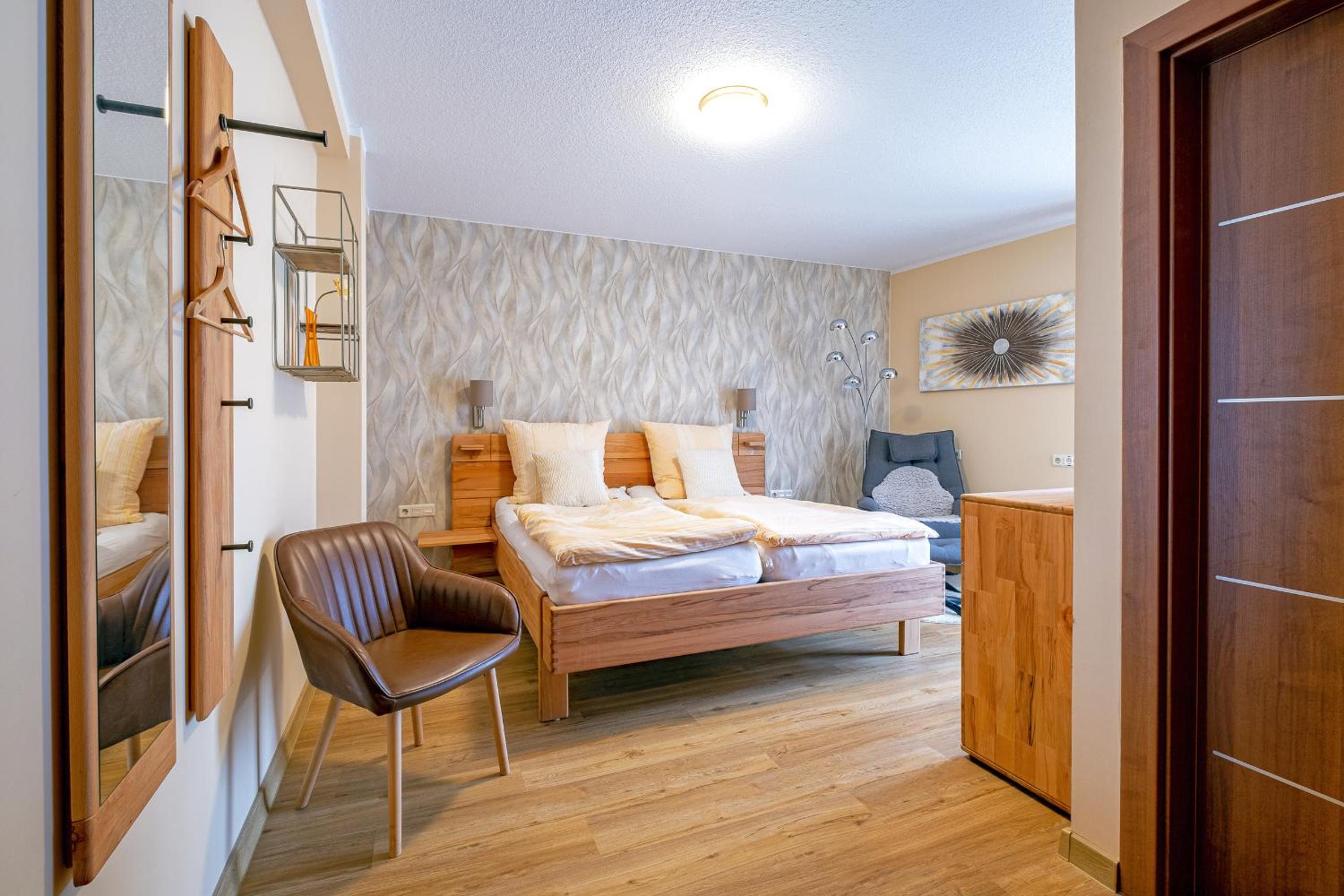 غرفة بسرير مزدوج بحمام خاص، Hotel Restaurant Alt Wehlheiden 5/7