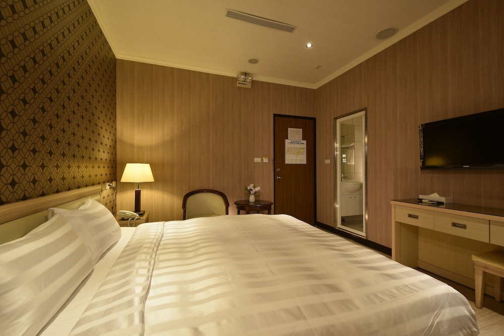Business, Queen Bed