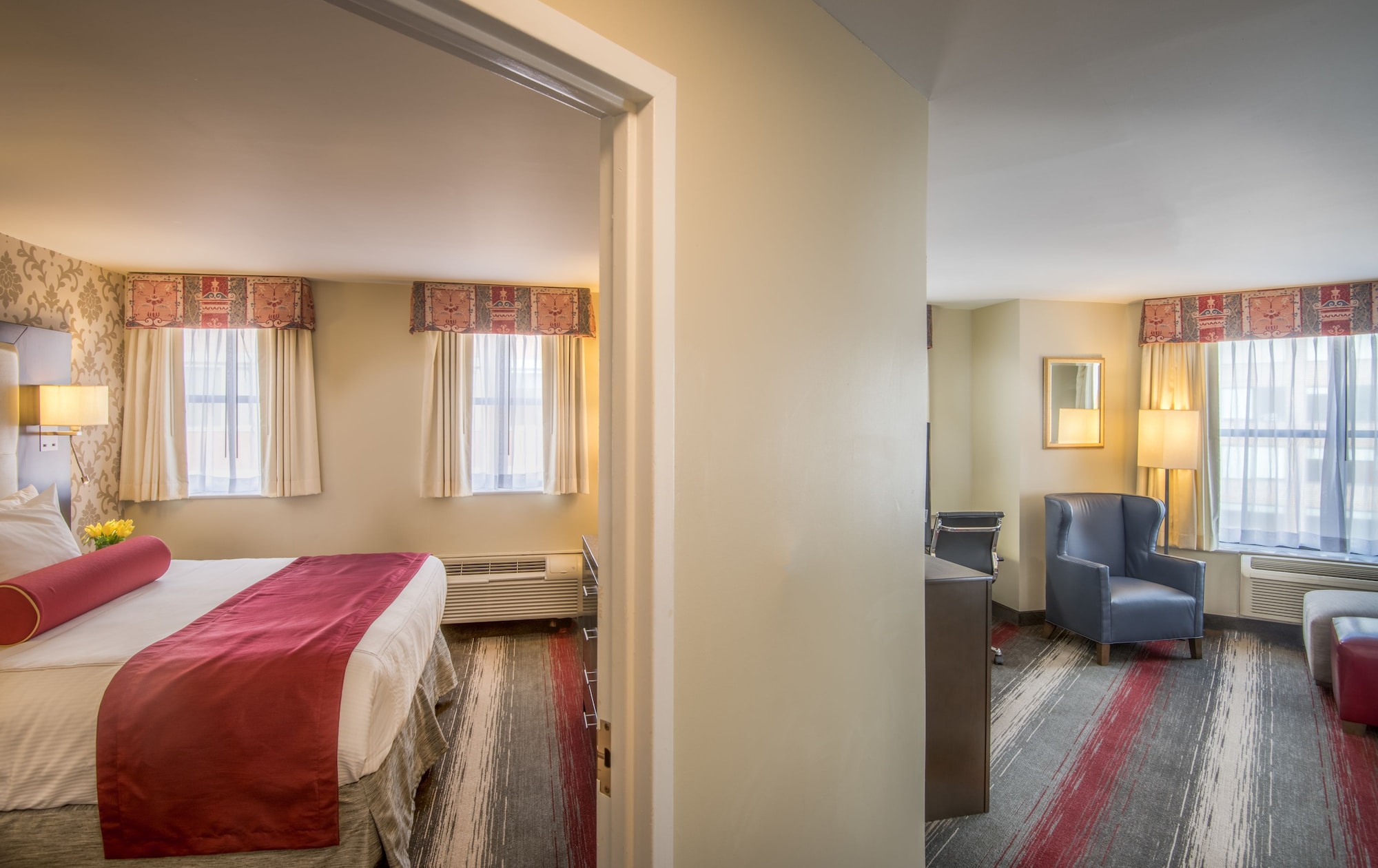 ROOM, QUEEN BED