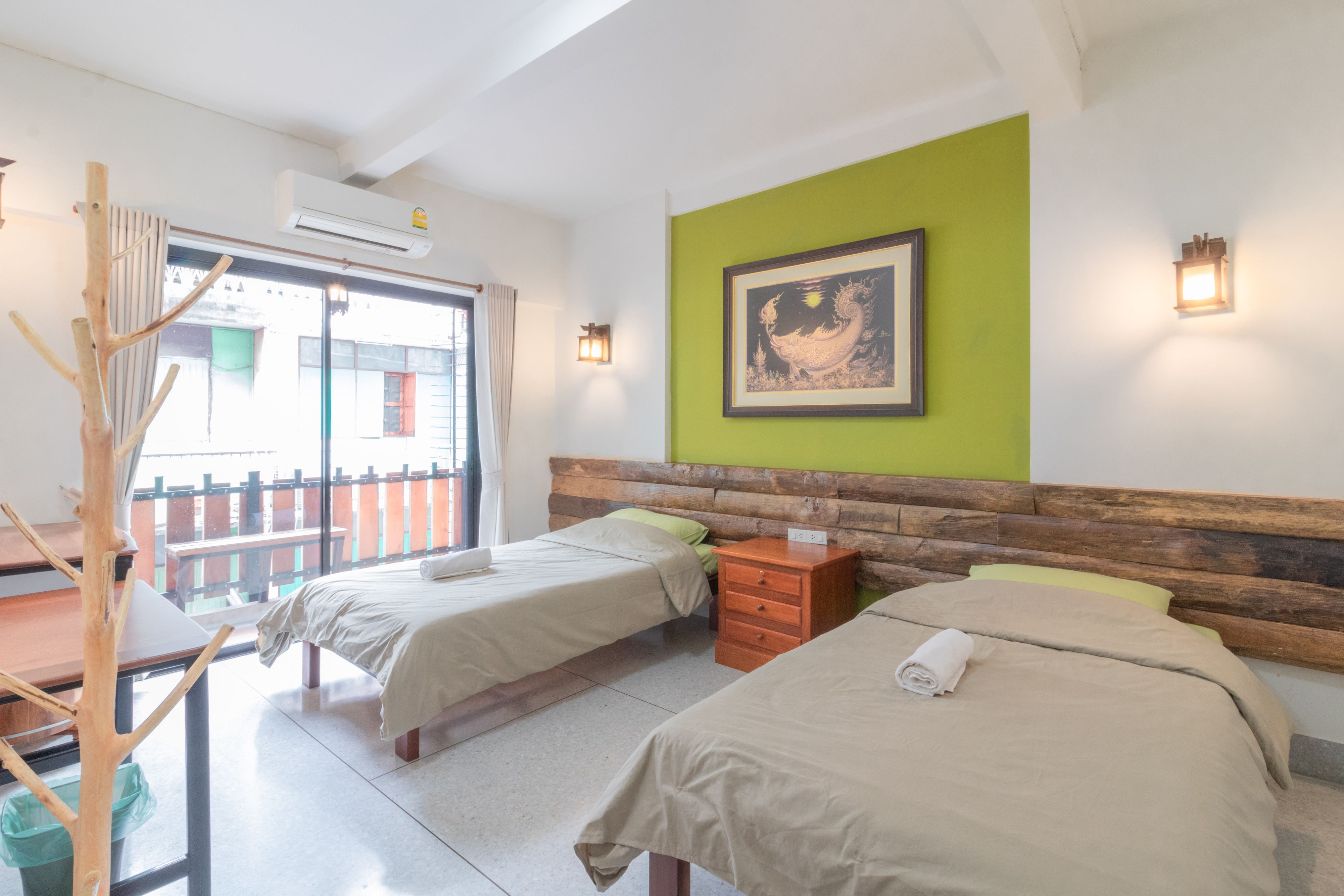 Banthat Thong Hostel 9/35