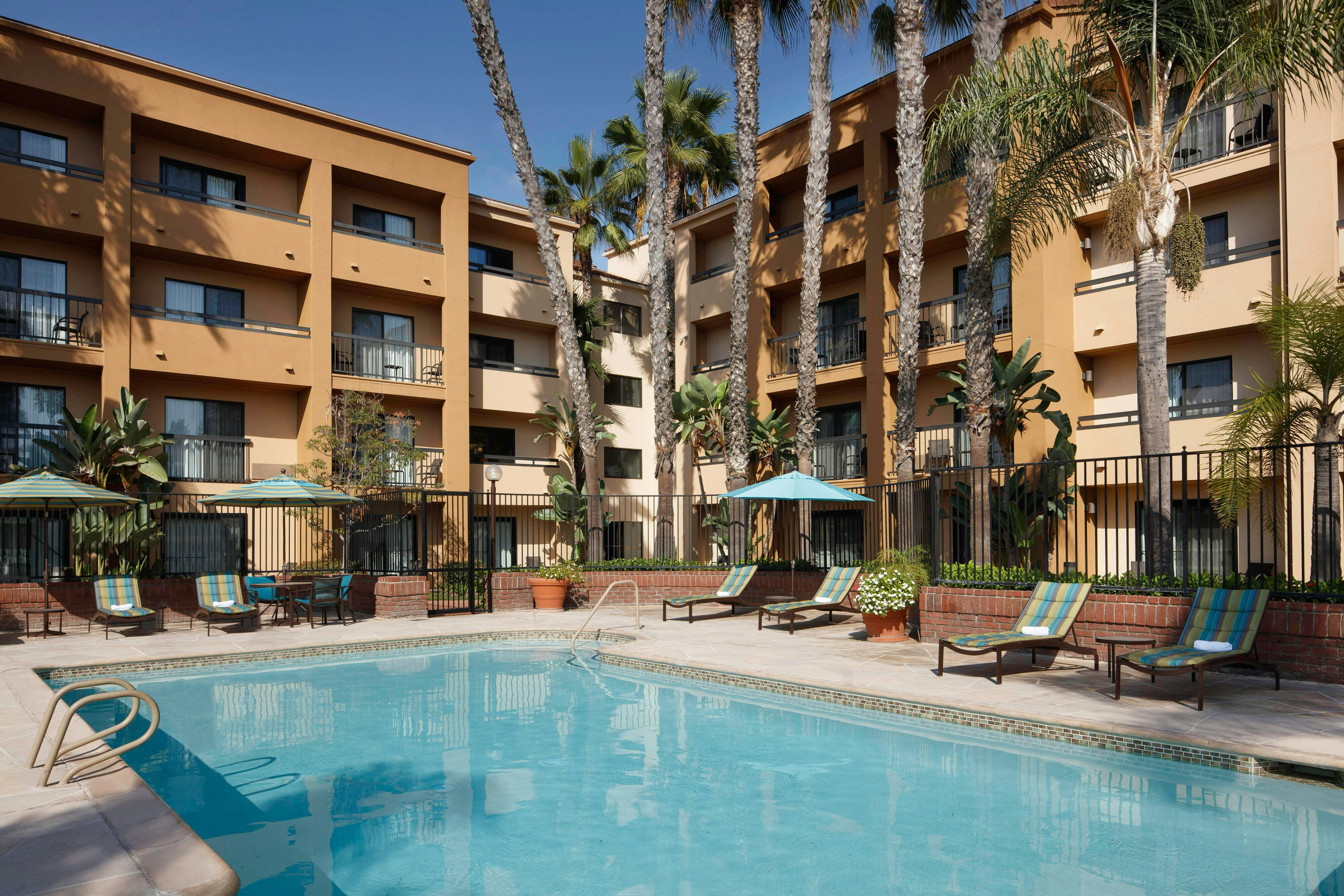 Courtyard by Marriott Costa Mesa South Coast Metro 15/15