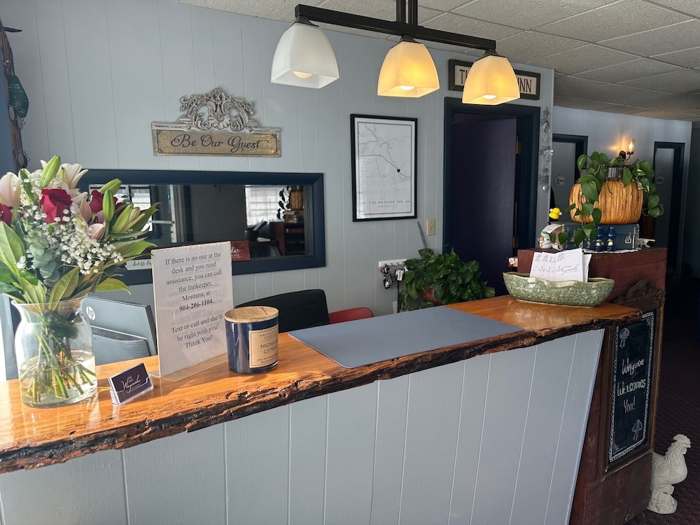The Wayside Inn Betlehem 4/50
