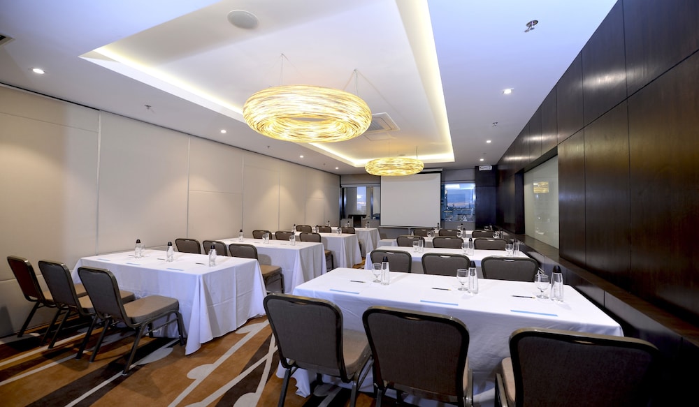 Bayfront Hotel Cebu - North Reclamation 58/67