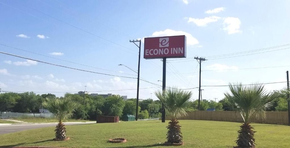 Econo Inn Lackland AFB Seaworld 23/31