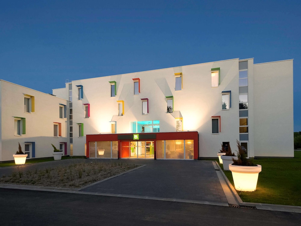 IBIS STYLES NIVELLES 66/73
