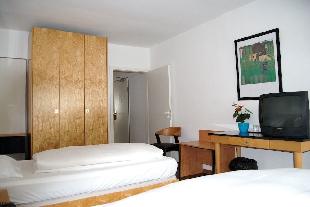 Rugs Hotel Dusseldorf 12/50