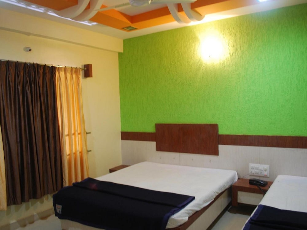 Hotel Disha Palace 33/69