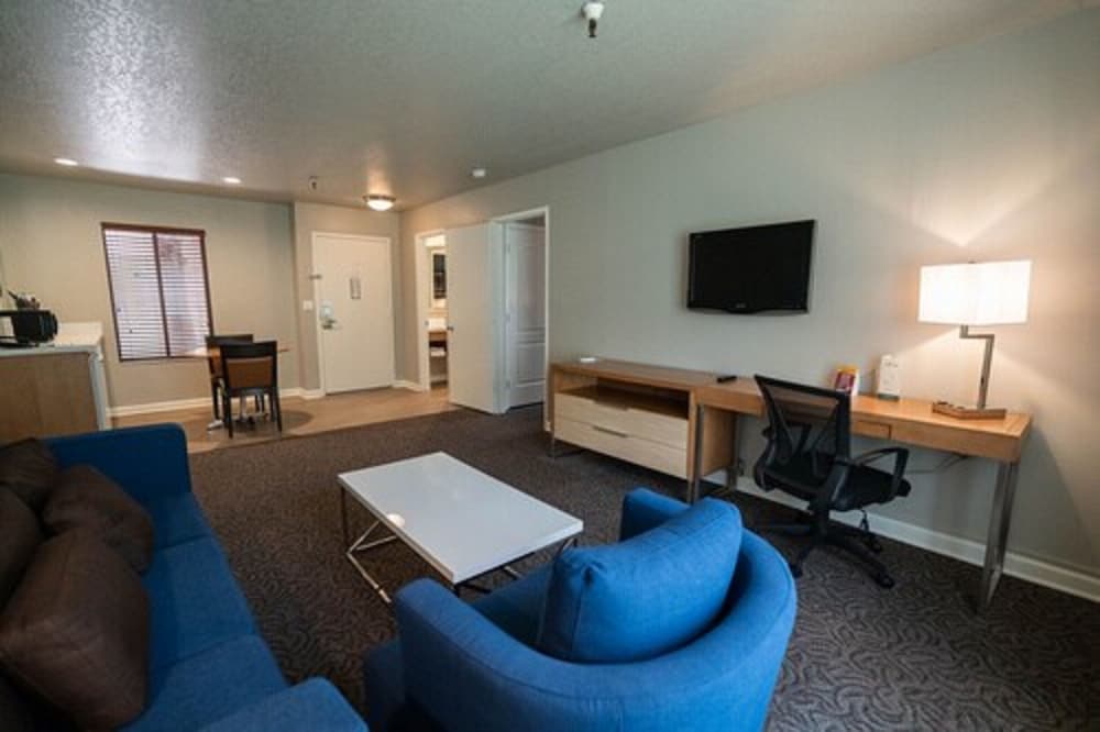 Alexis Park Resort 40/67