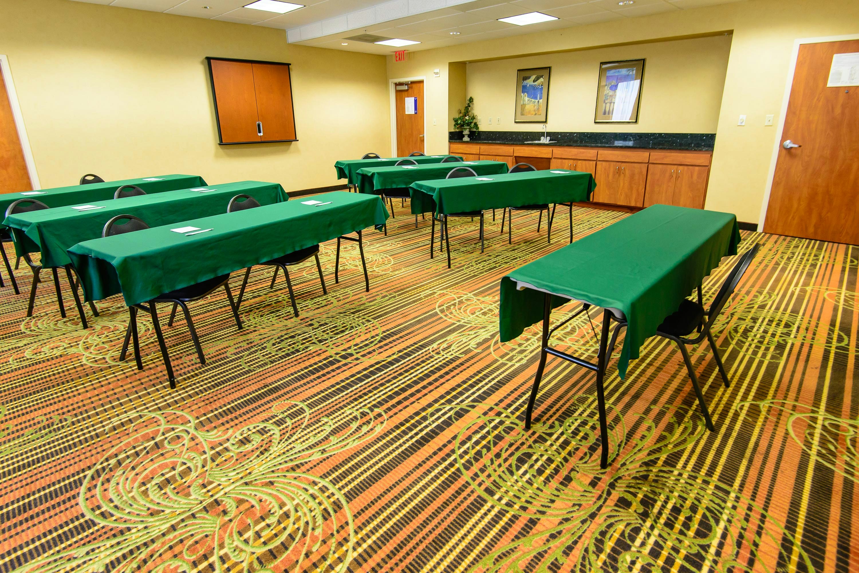 Hampton Inn Houston-Pearland 62/81