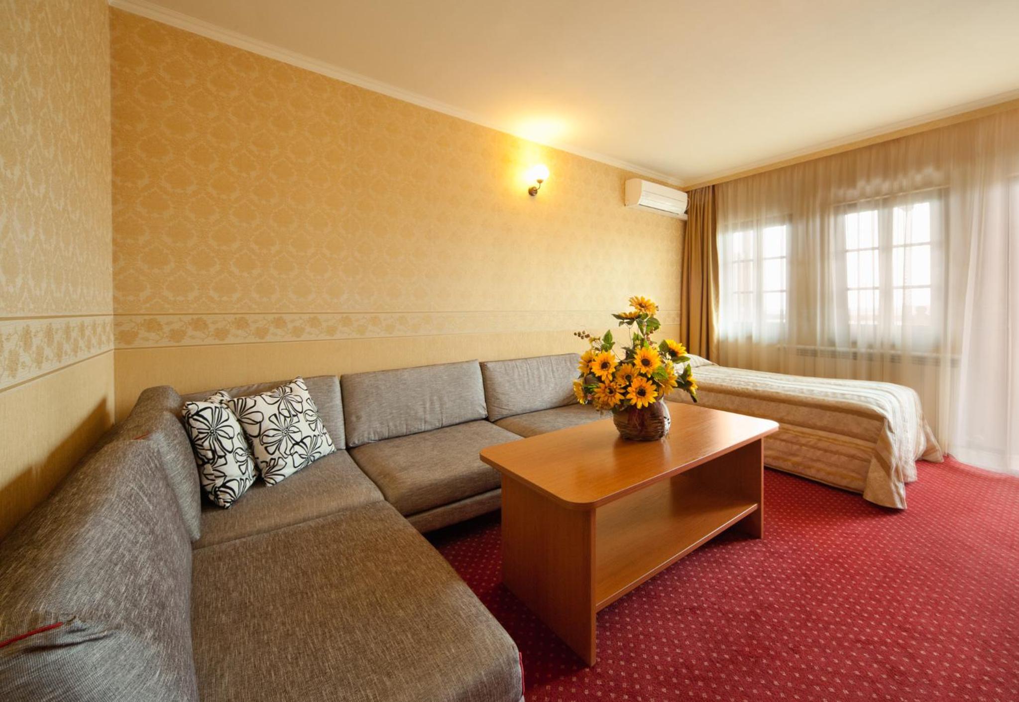 PARK HOTEL SEVASTOKRATOR 25/48