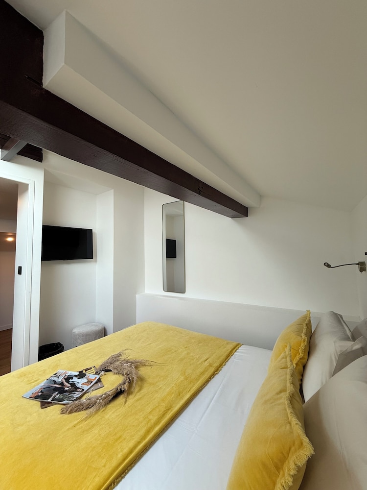 Music Hotel 15/53