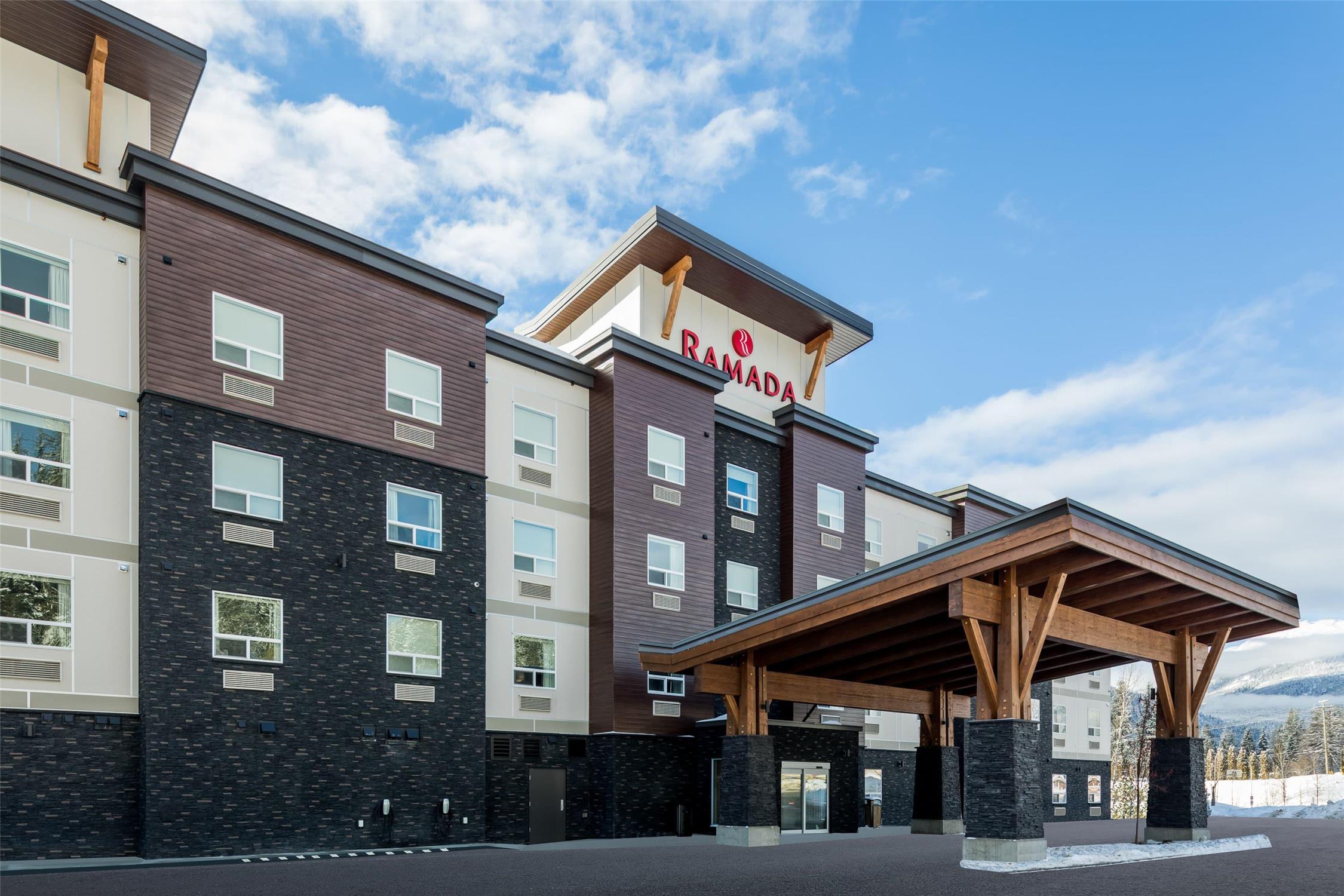 Ramada Revelstoke 2/36