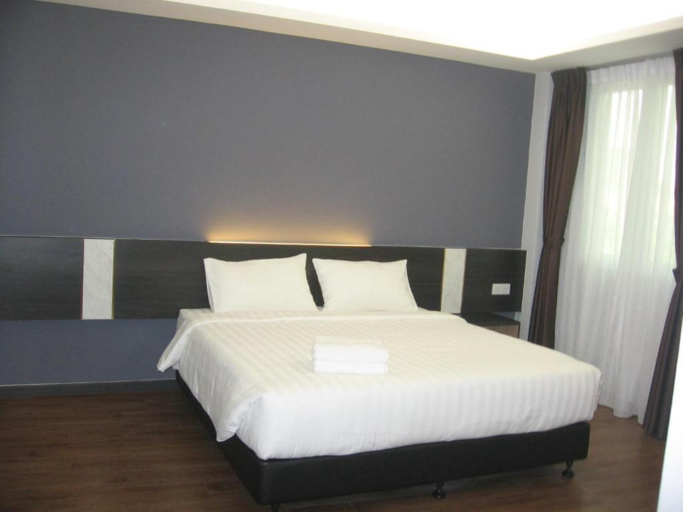 Standard, King Bed