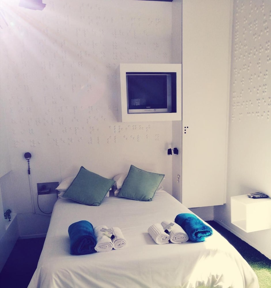 Daddy Long Legs Art Hotel 14/59