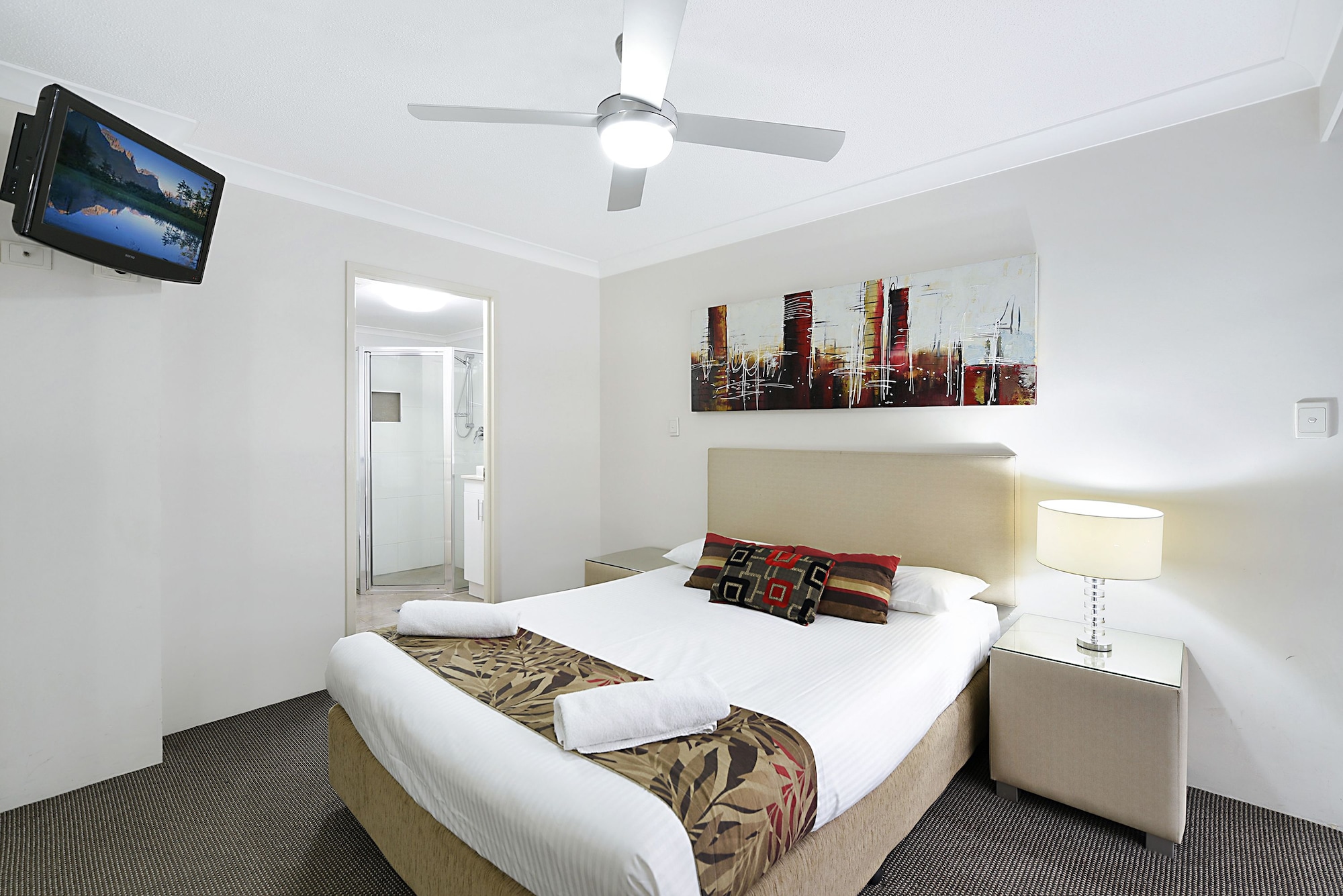 2 BEDROOMS, APARTMENT, WATER FRONT